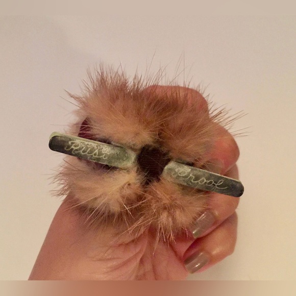 HOLD FOR LENORA Authentic and Rare Vintage Red Fur Shoe Clip Bow Tie • - Picture 4 of 7